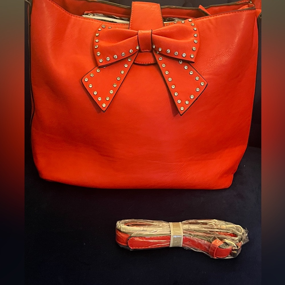 Also woman’s spring purse